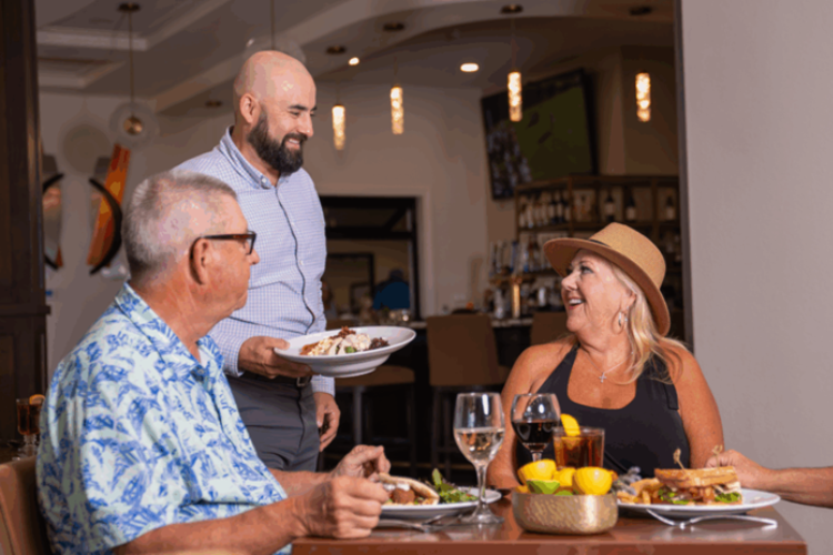 older adults enjoy dining experience (1)